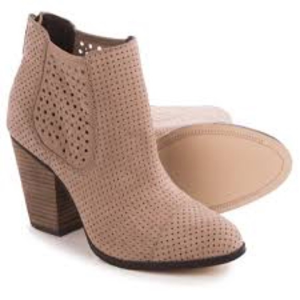 Adam Tucker Frankee Ankle Boot Size 7